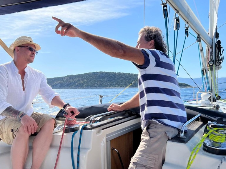 Bareboat Rental Sailboat Bavaria with a boat licence