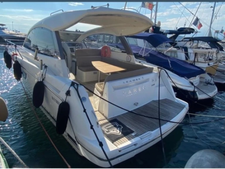 Rent a Jeanneau Leader 9 Saint-Raphaël