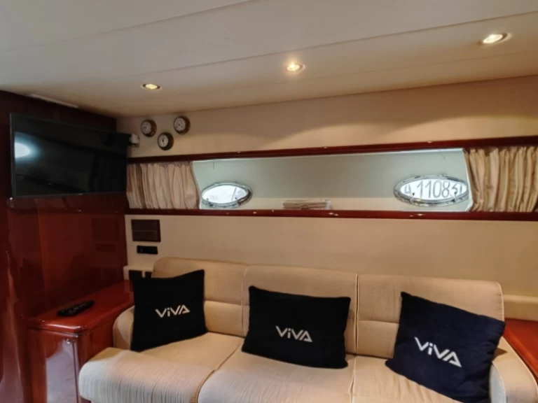 Bareboat Rental Motorboat Rizzardi with a boat licence