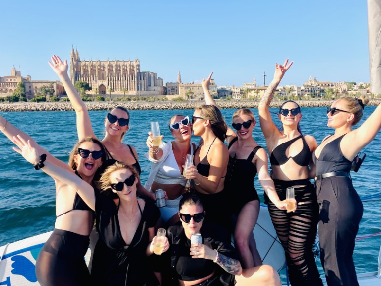 Rent a Bénéteau Oceanis 473 Palma de Mallorca