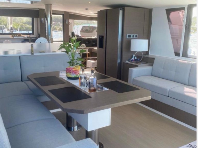 Catamaran rental with or without captain BALI 4.6 4 CABINES Le Marin