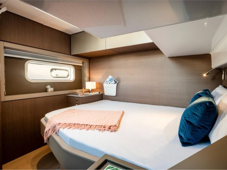 Bareboat Rental Catamaran BALI 4.6 4 CABINES with a boat licence