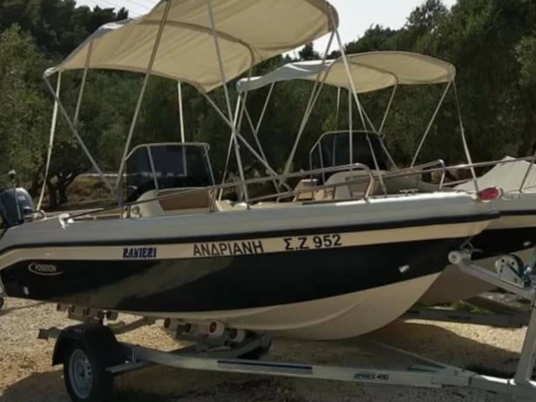 Bareboat Rental Motorboat Ranieri with a boat licence