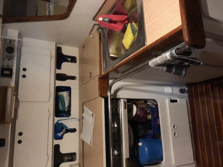 Rent a Jeanneau Sun Fizz Rome (City)