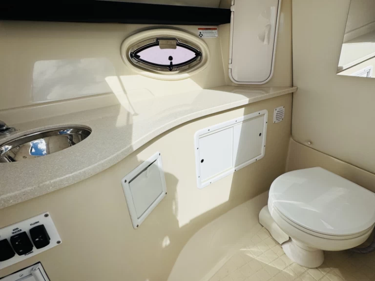 Motorboat rental in Miami - Four Winns h310