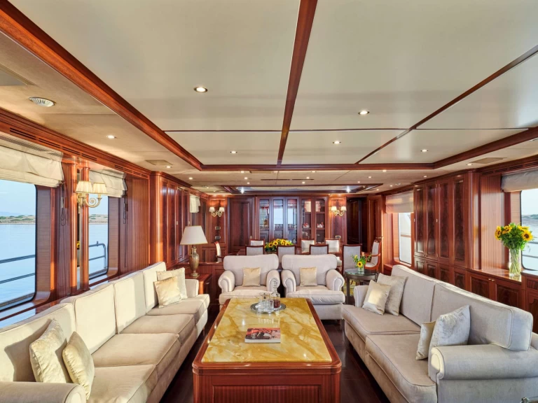 Benetti OPTION B in Athens on SamBoat
