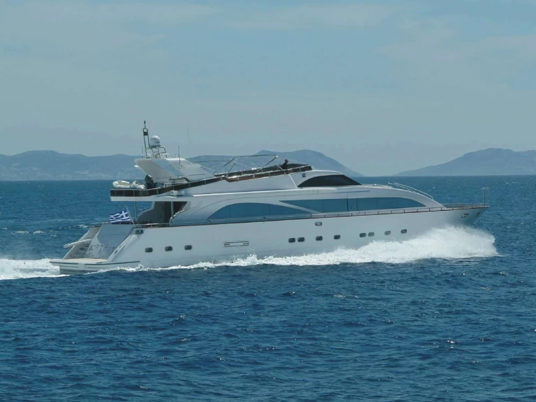 Bareboat Rental Luxury Yacht Giant with a boat licence
