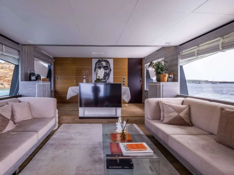 Luxury Yacht for rent Alicante at the best price