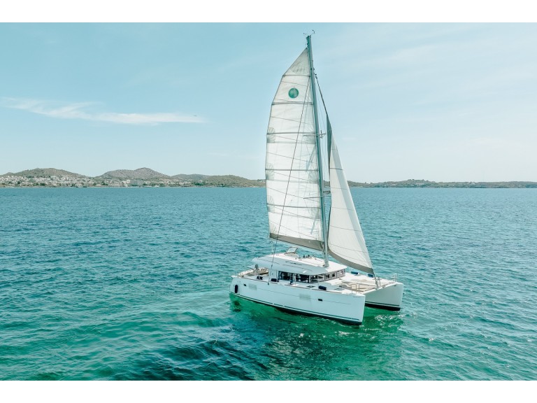 Catamaran rental in Alimos - Lagoon Lagoon 400 S2