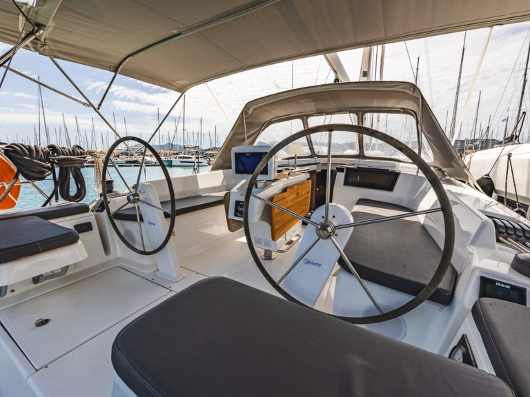 Sailboat rental in Lefkáda - Hanse Hanse 418