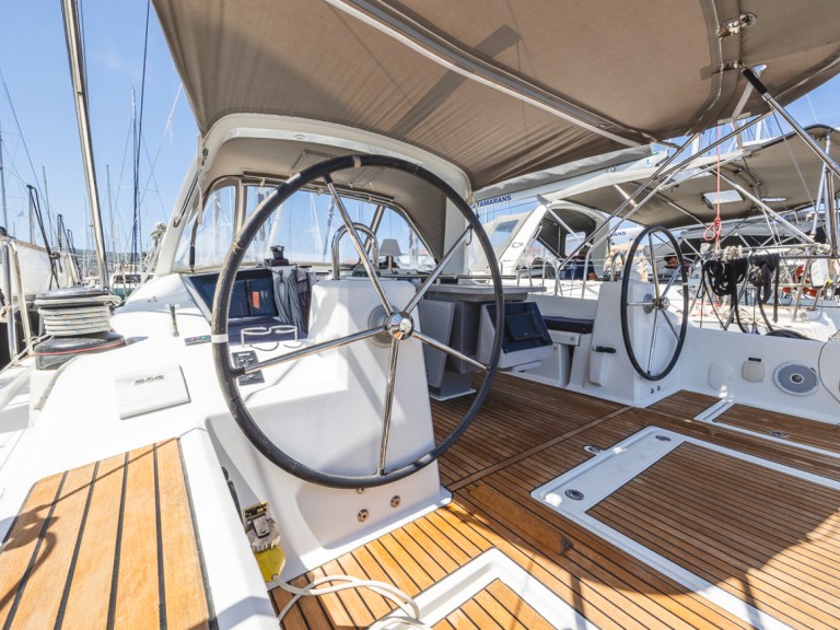 Bénéteau Oceanis 41.1 charter bareboat or captained in  Lefkáda