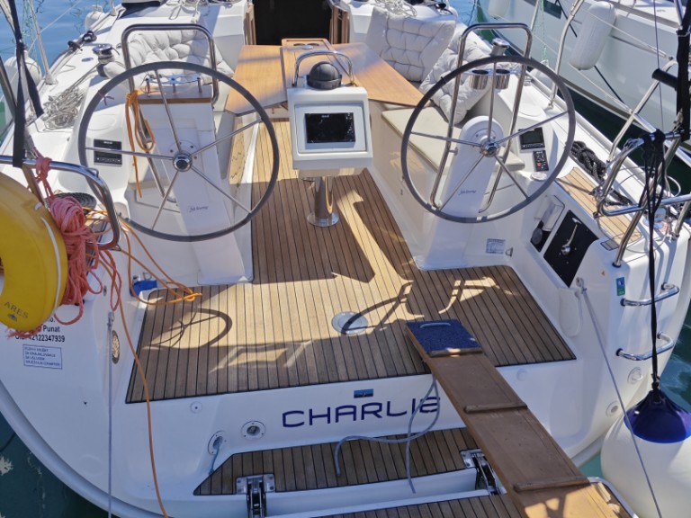 Bareboat Rental Sailboat Bavaria with a boat licence