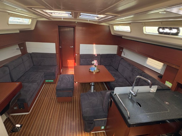 Sailboat rental in Kaštela - Hanse Hanse 458