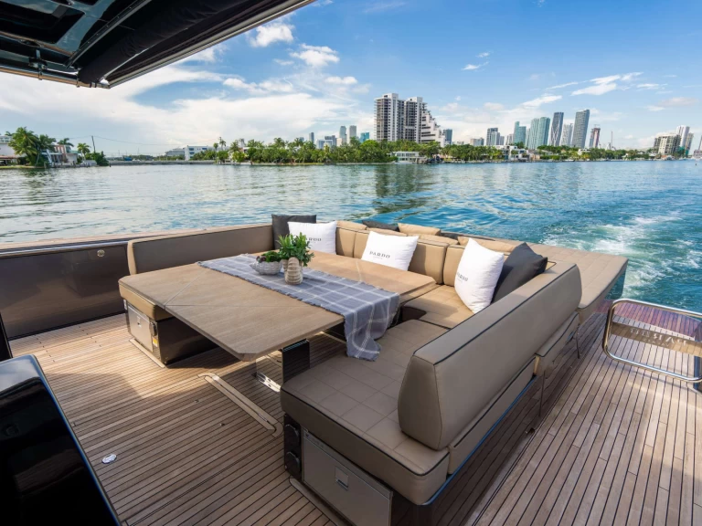 Pardo Yachts FULL POP in Miami on SamBoat