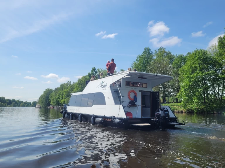 Motorboat rental with or without captain Traweller České Vrbné