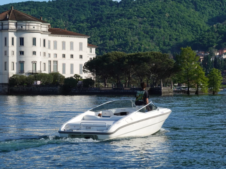 Motorboat rental with or without captain Cranchi Stresa