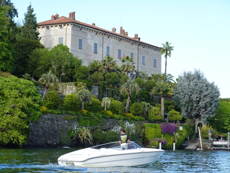 Yacht charter Stresa cheap Start 21