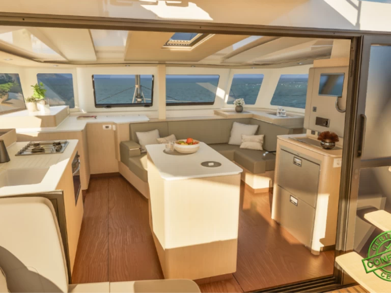 Boat rental Fountaine Pajot New 44 in Le Marin on Samboat