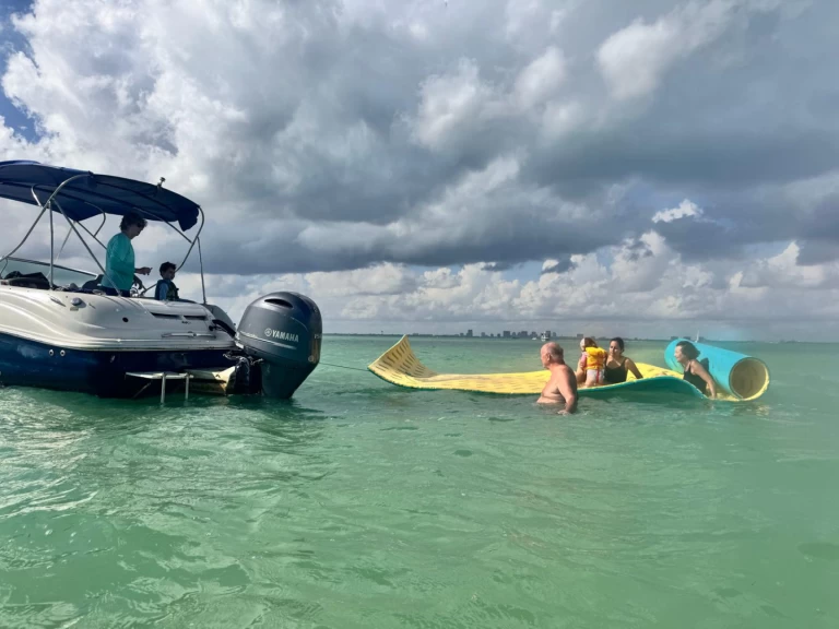 Sea Ray Sea Ray 260 Sundeck charter bareboat or captained in  Miami
