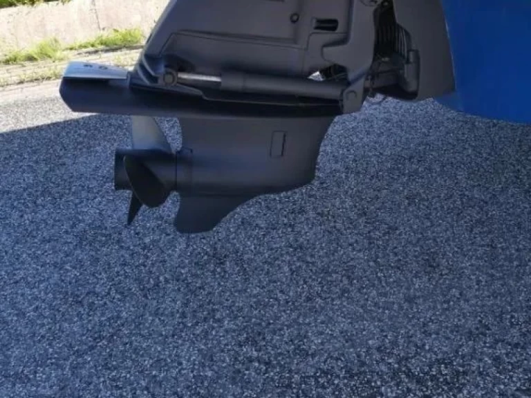 Boat rental Régal Regal 1900 in Heidelberg on Samboat