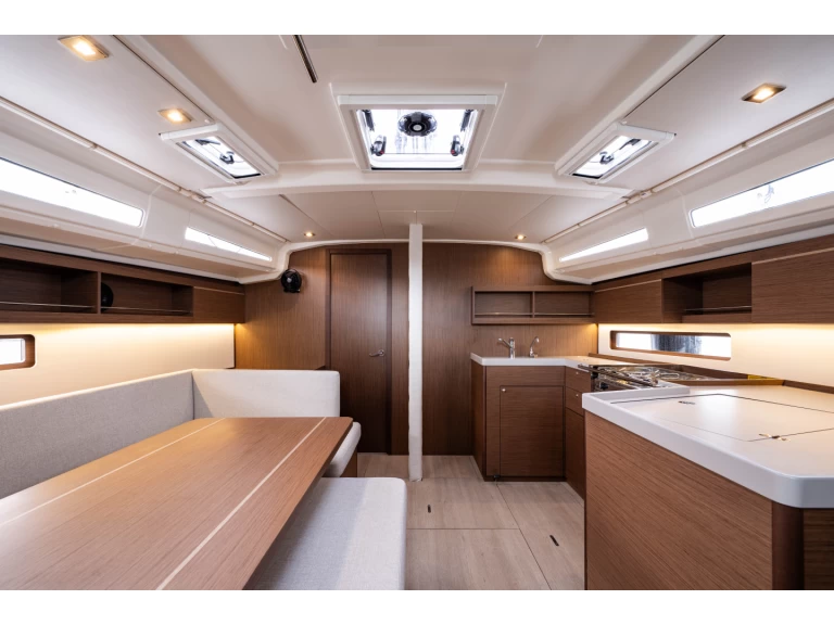 Bareboat Rental Sailboat Bénéteau with a boat licence