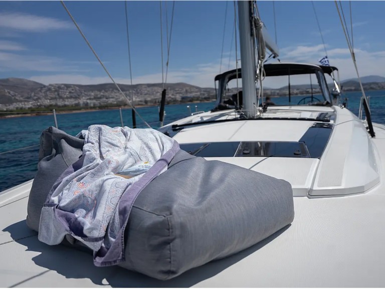 Sailboat for rent Lefkáda at the best price