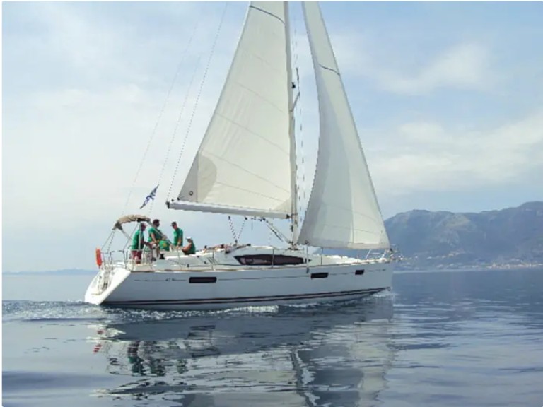 Sailboat for rent Lefkáda at the best price