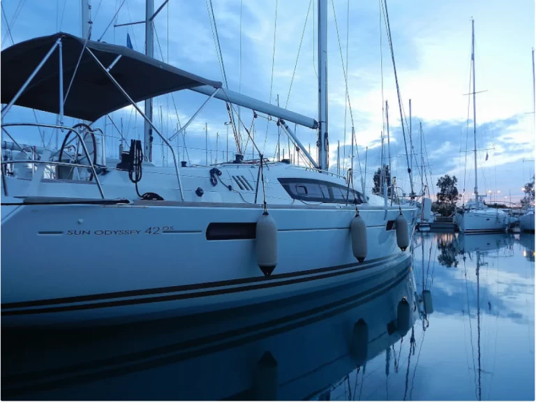 Rent a Jeanneau Sun Odyssey 42 DS Lefkáda