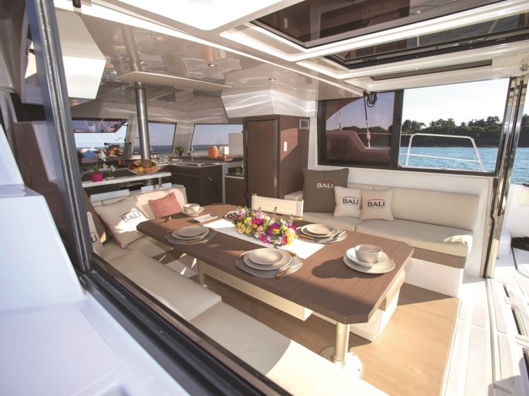 Yacht charter Palma de Mallorca cheap Bali Catspace Voile