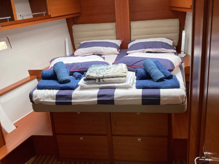 Boat rental Dufour Dufour 560 Grand Large in Alimos on Samboat