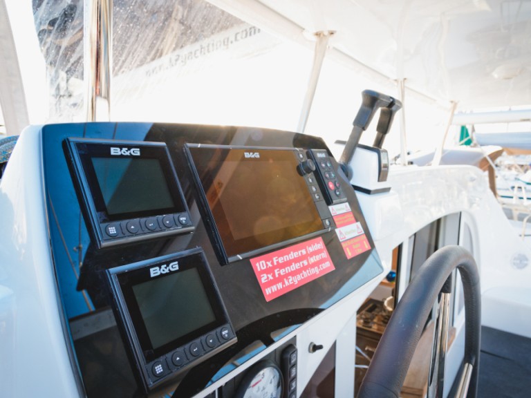 Catamaran rental in Lefkáda - Lagoon Lagoon 380
