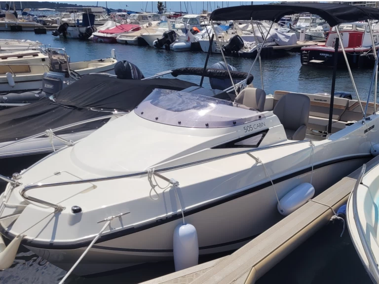 Quicksilver Activ 505 Cabin in Cannes on SamBoat