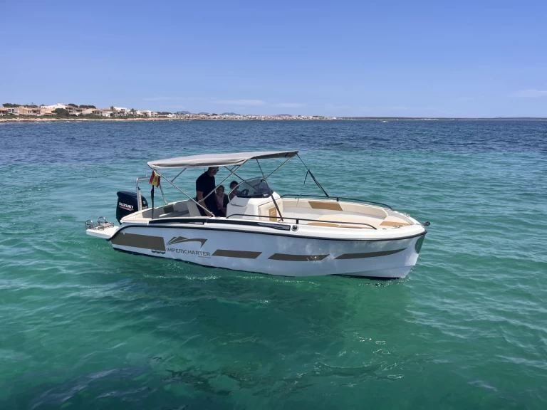 Motorboat rental with or without captain BMA Club Nautico S'Estanyol