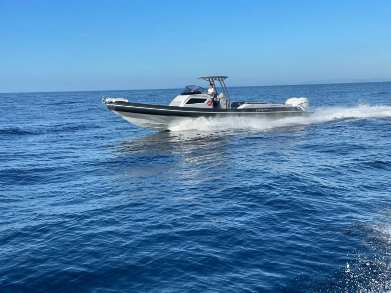 Bareboat Rental RIB Capelli with a boat licence