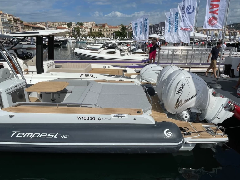 RIB for rent Marine de Sant'Ambrogio at the best price