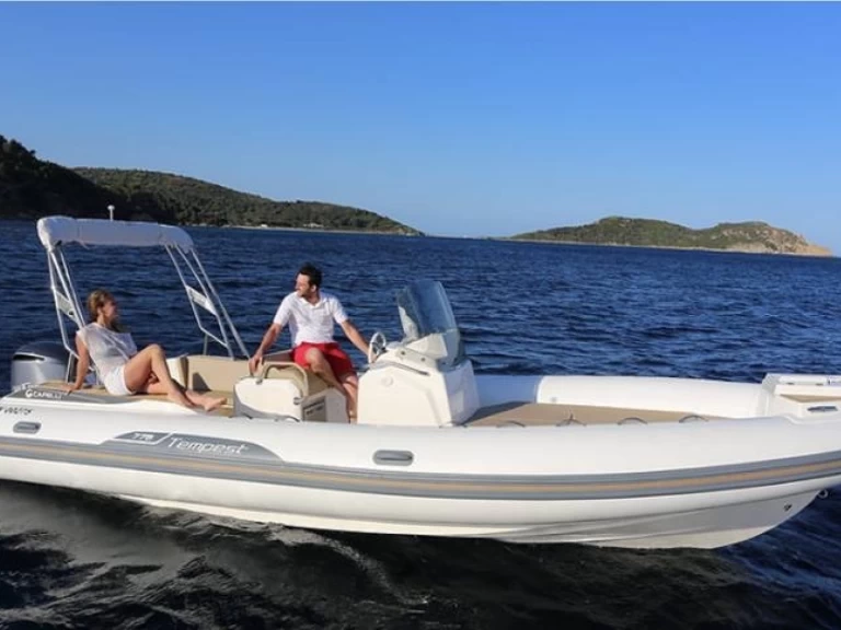RIB rental in Marine de Sant'Ambrogio - Capelli Tempest 775