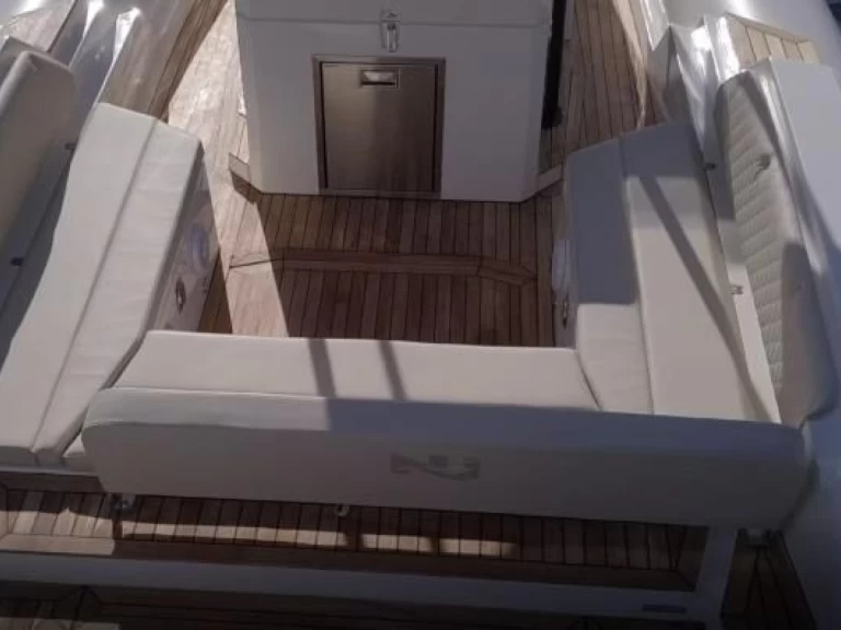 Bareboat Rental RIB Nuova Jolly with a boat licence