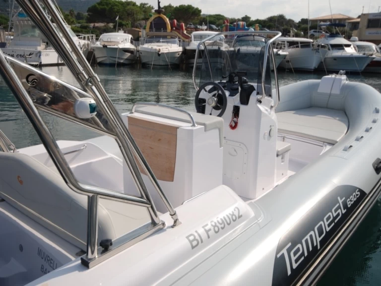 Yacht charter Marine de Sant'Ambrogio cheap TEMPEST 630 S