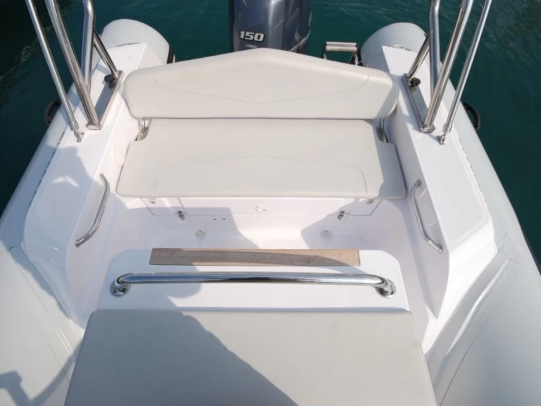 RIB rental in Marine de Sant'Ambrogio - Capelli TEMPEST 630 S
