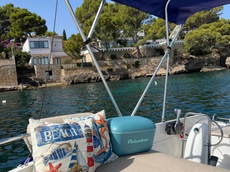 Estable Estable 400 Consola charter bareboat or captained in  Santa Ponsa