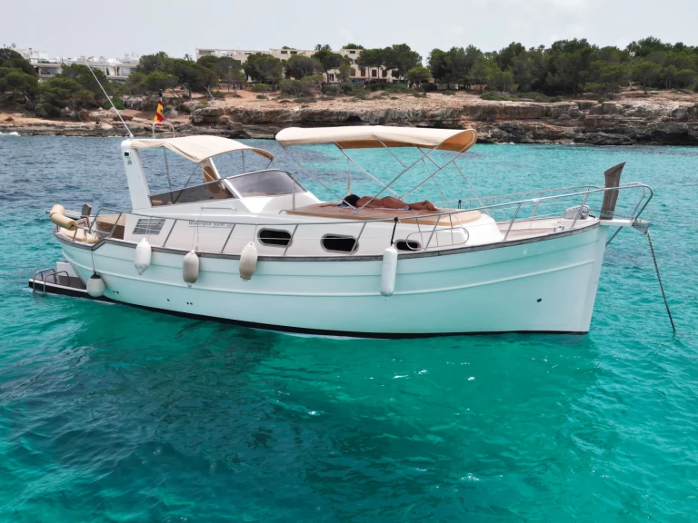 Menorquin-Yachts Menorquin Yachts 120 charter bareboat or captained in  Palma de Mallorca