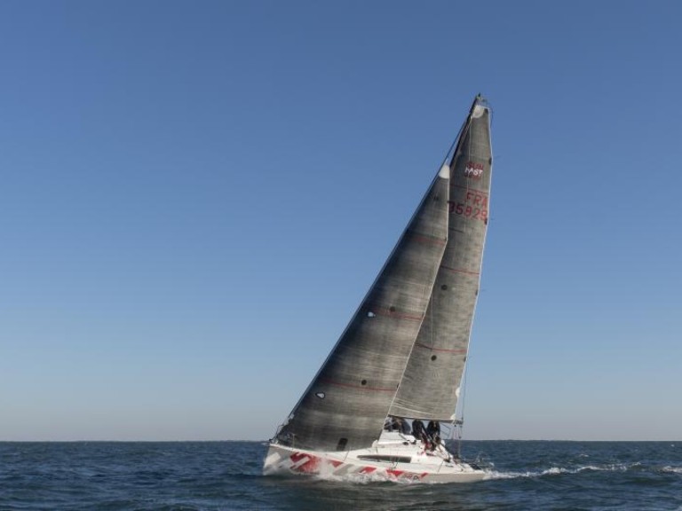 Jeanneau Sun Fast 3200 in Port-Haliguen on SamBoat