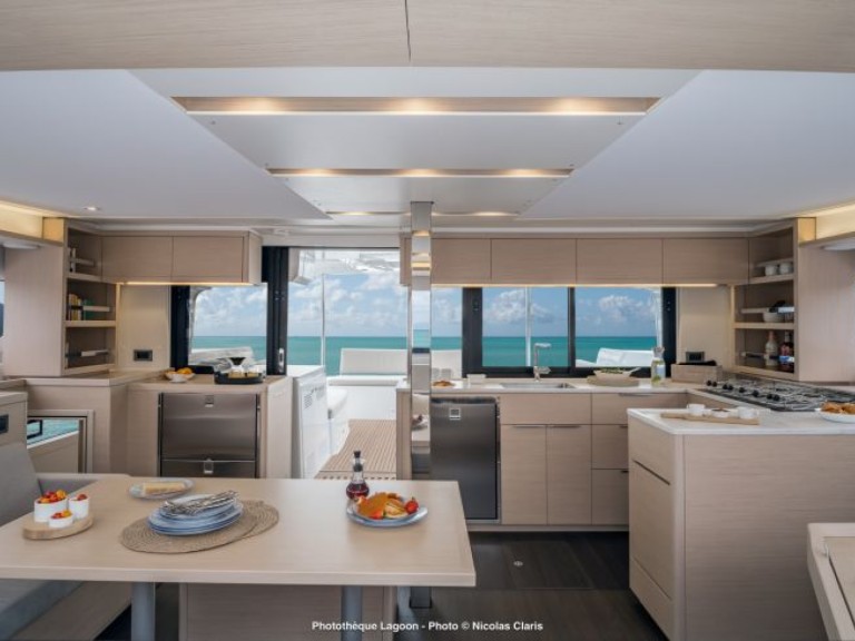 Catamaran for rent Pointe-à-Pitre at the best price