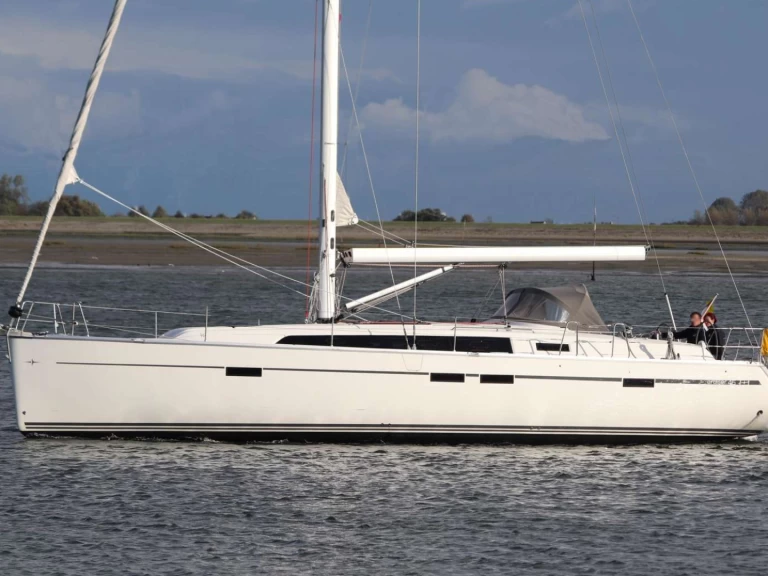 Sailboat rental in Barcelona - Bavaria Cruiser 46