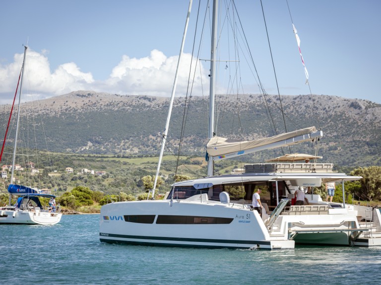 Catamaran rental in Lefkáda - Fountaine Pajot Aura 51