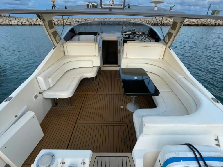 Motorboat for rent Porto Siracusa at the best price