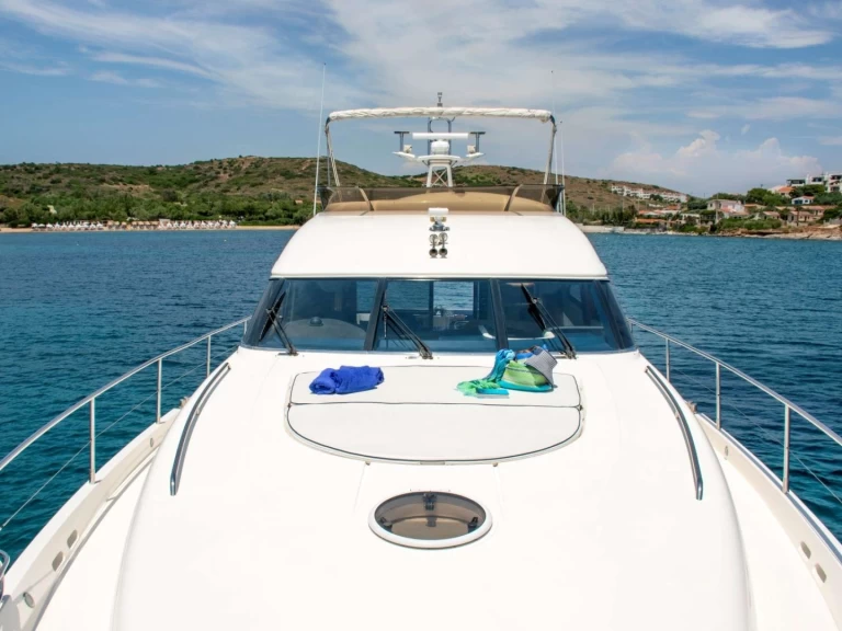 Ferretti Ferretti 760 in Limáni Lavríou on SamBoat