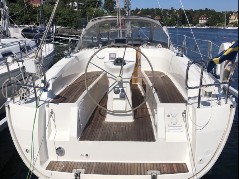 Bareboat Rental Sailboat Bavaria with a boat licence