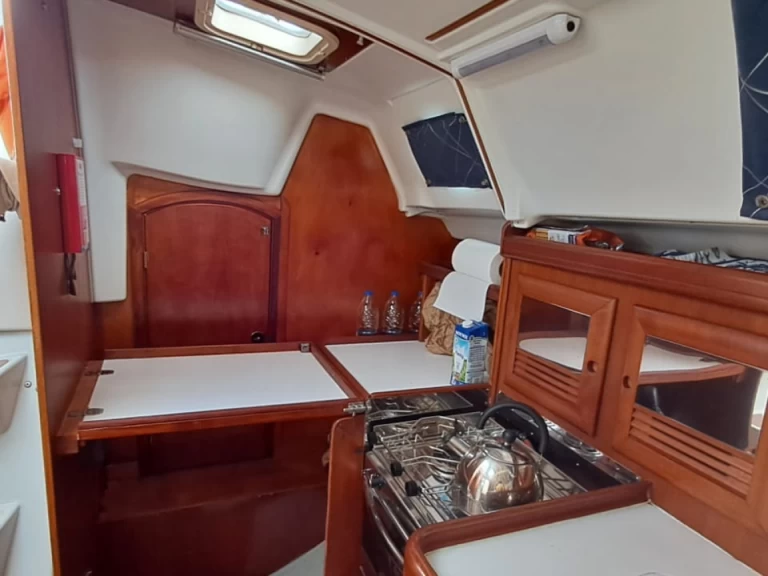 Sailboat rental in Póros (City) - Bénéteau Oceanis 361