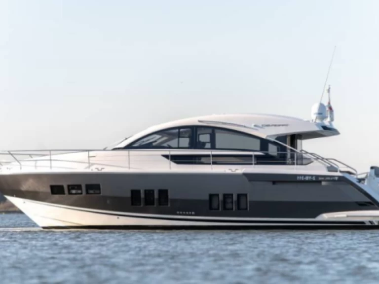Bareboat Rental Motorboat Fairline with a boat licence